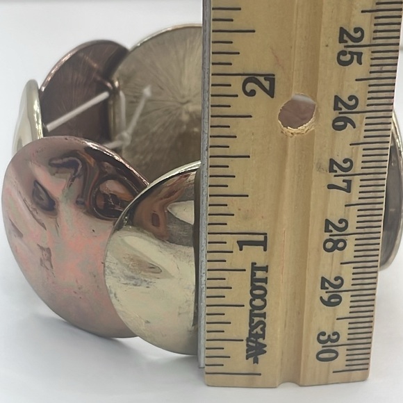 White House Black Market Two Tone stretch Hammered Circle Bracelet - Picture 5 of 9